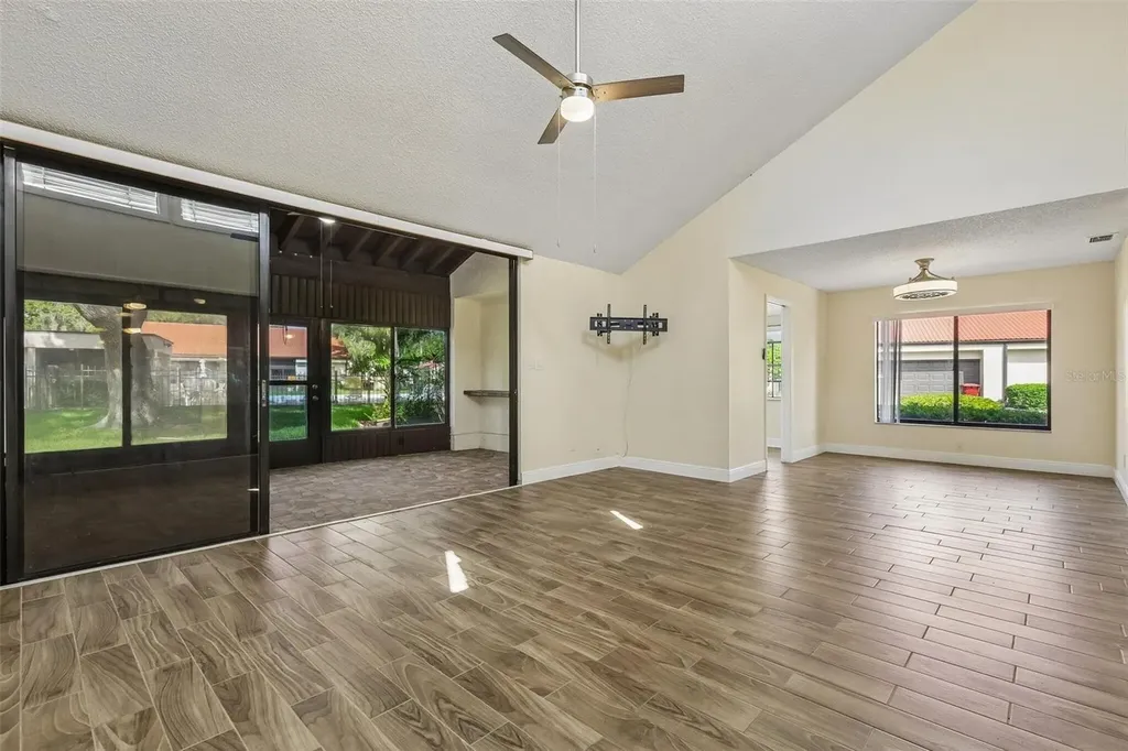 107 Seville Court N Plant City FL 33566