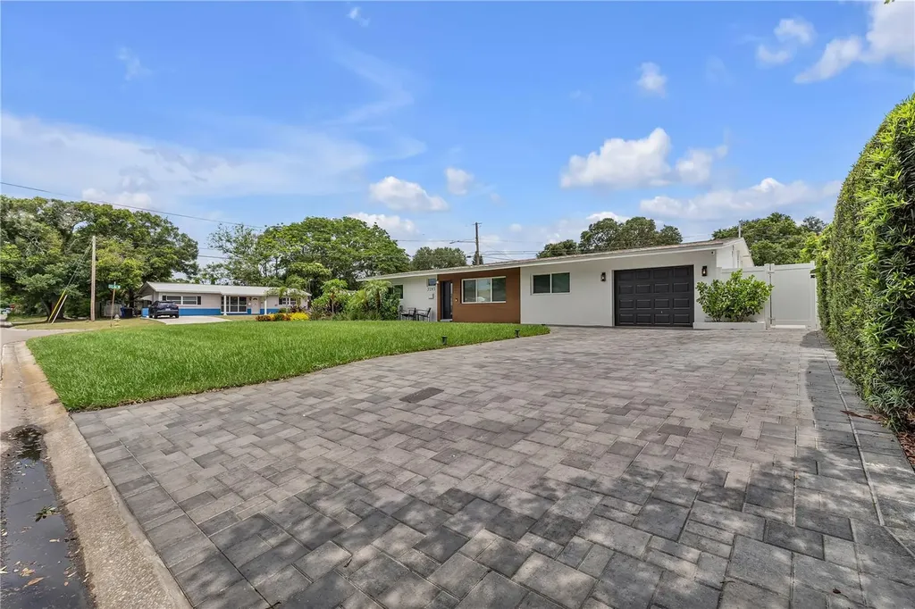 3295 57th Street N St Petersburg FL 33710