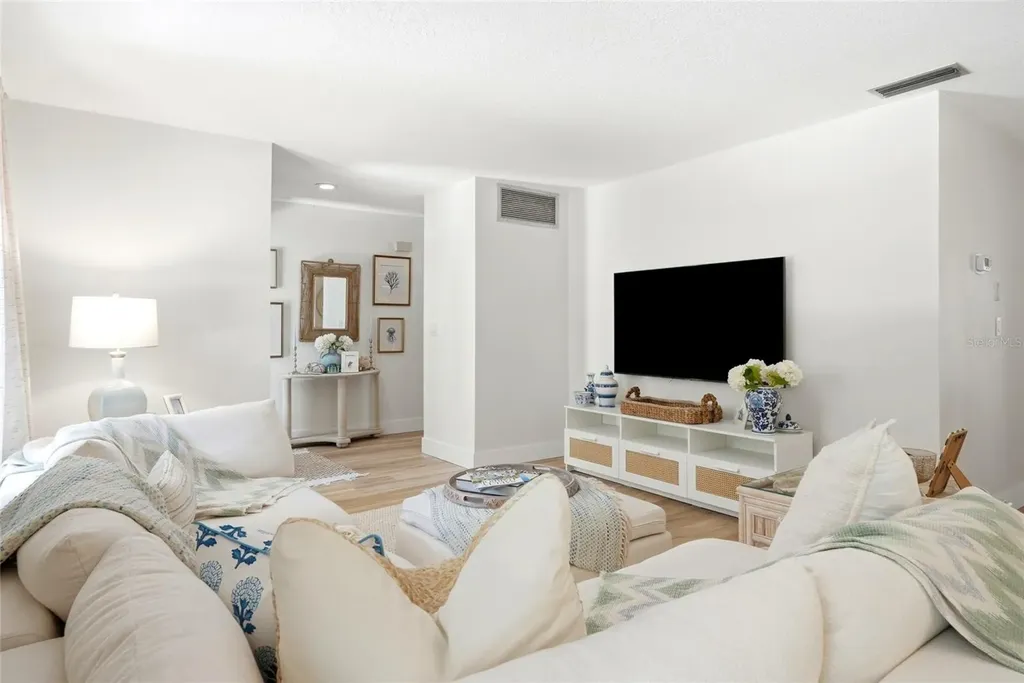 8 Clearview Drive Safety Harbor FL 34695