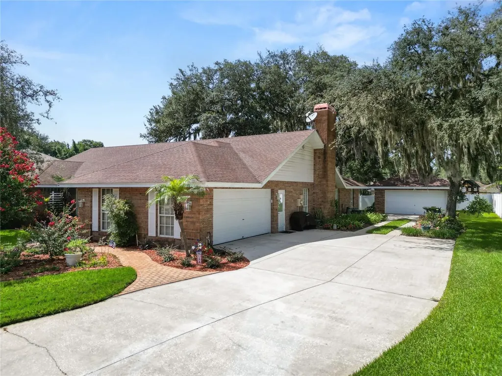 1626 Sherwood Lakes Boulevard Lakeland FL 33809