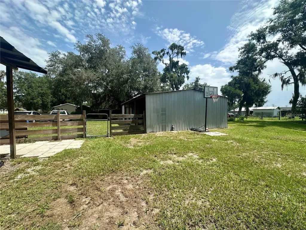 8528 Avon Lady Place Plant City FL 33567
