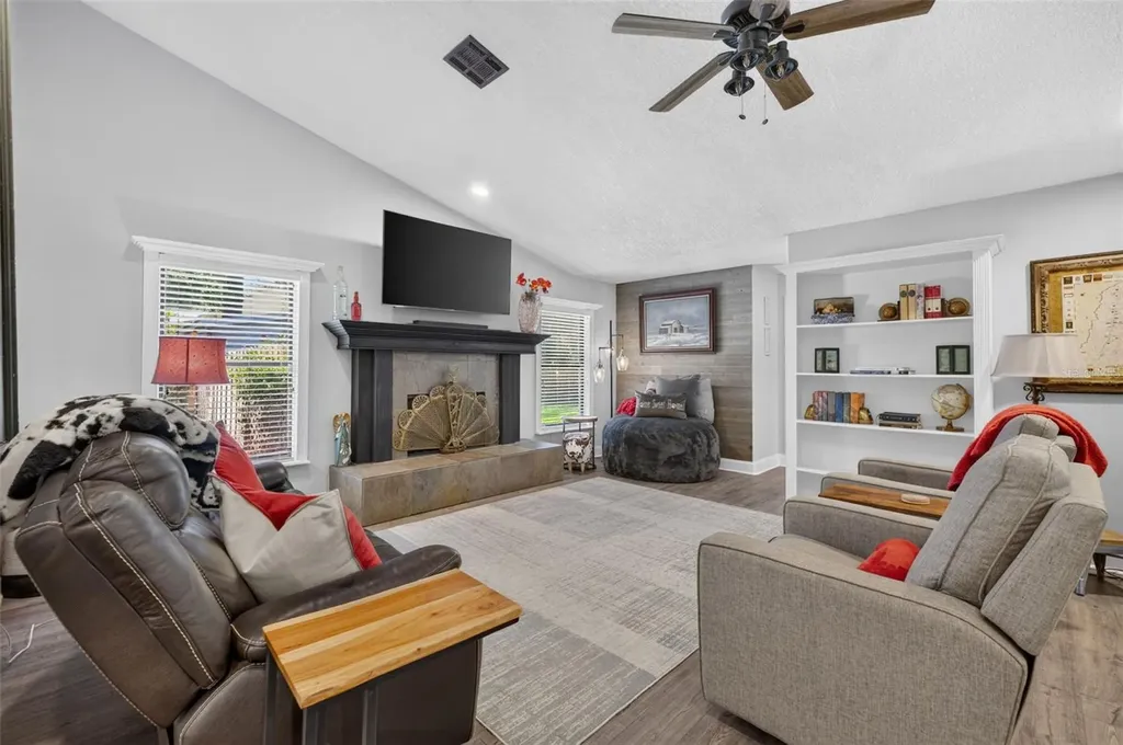 1043 Lakeside Drive Apopka FL 32712