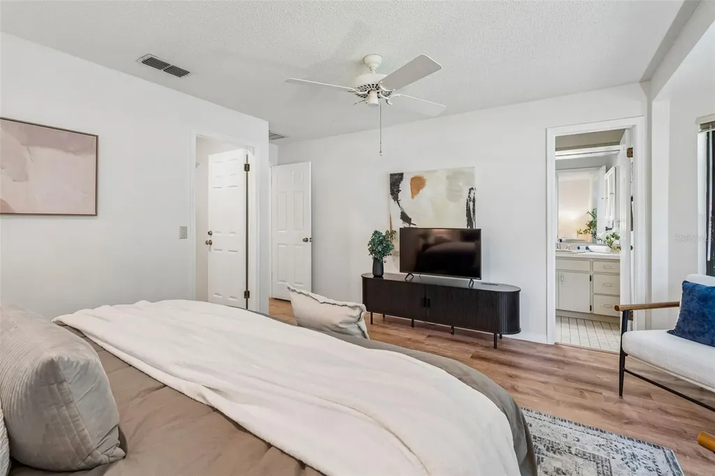 16509 Round Oak Drive Tampa FL 33618