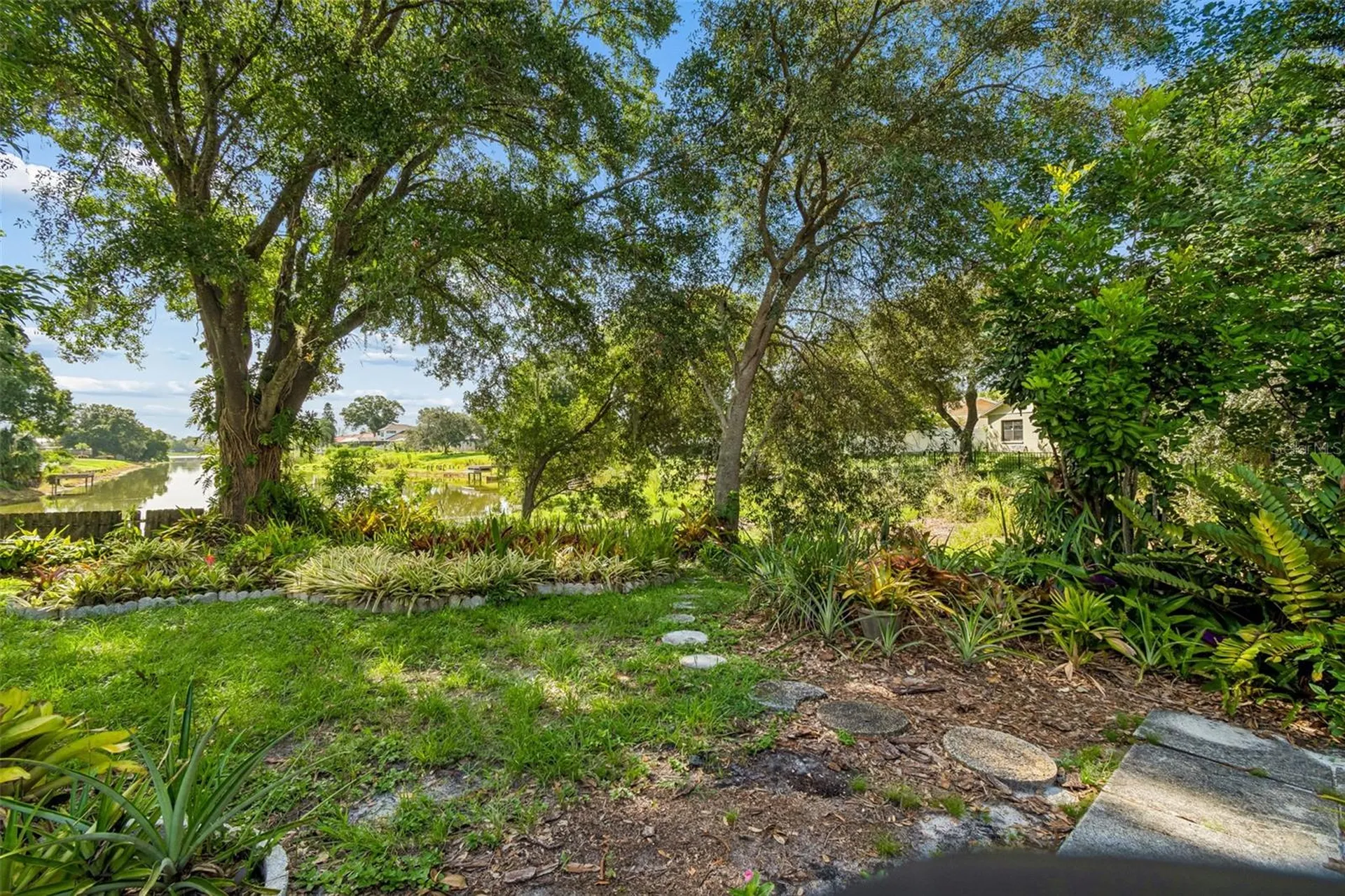 16509 Round Oak Drive Tampa FL 33618