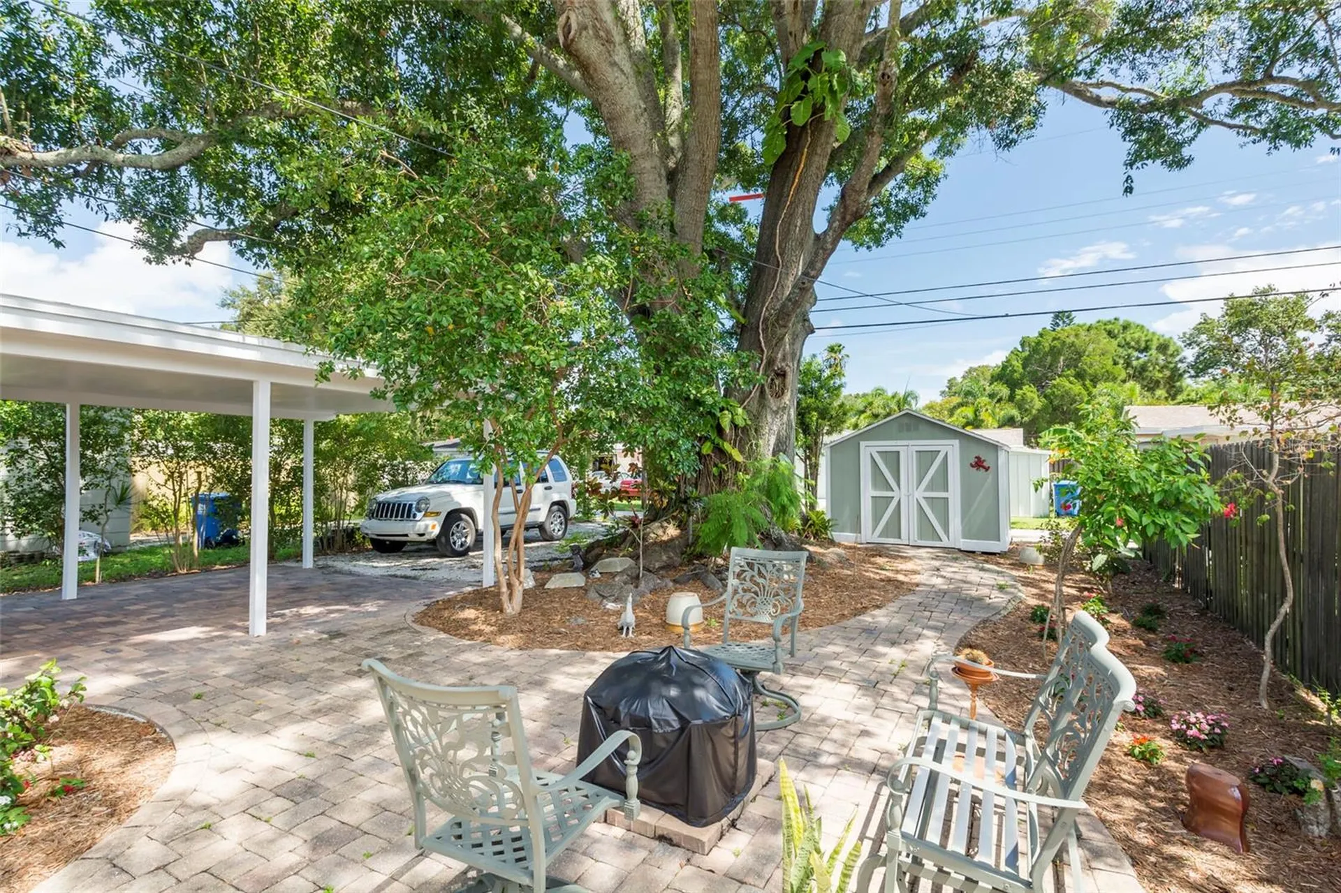 835 49th Avenue N St Petersburg FL 33703