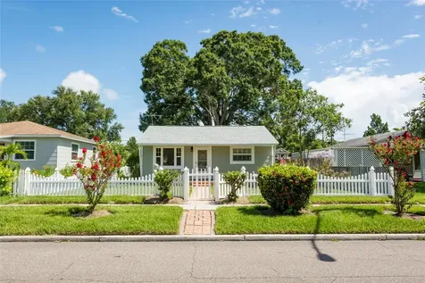 835 49th Avenue N St Petersburg FL 33703
