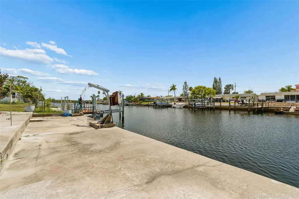 12617 4th Isle Hudson FL 34667