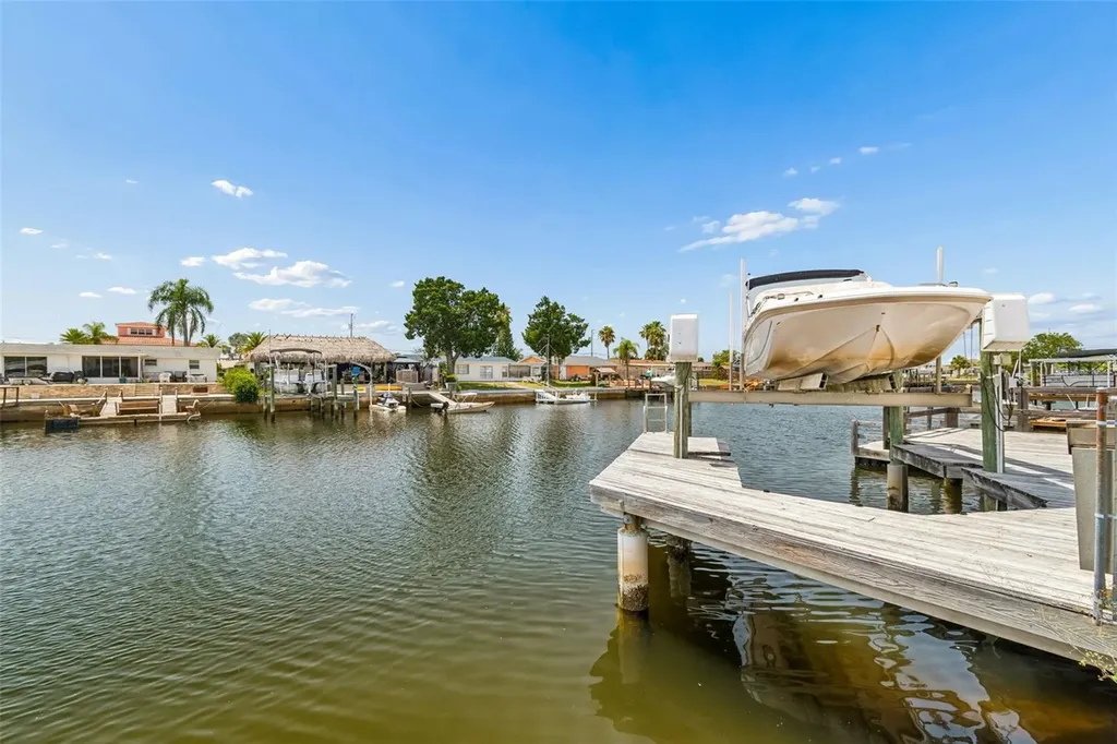 12617 4th Isle Hudson FL 34667