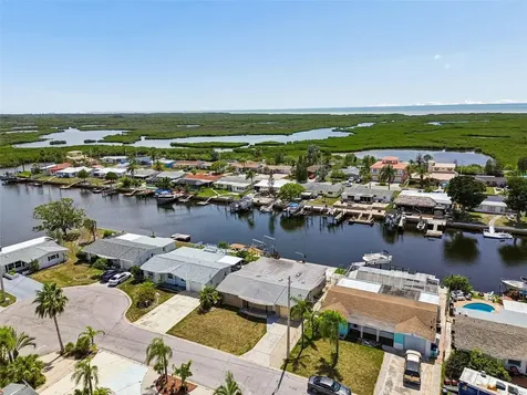 12617 4th Isle Hudson FL 34667