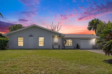 250 Cambridge Avenue NE Palm Bay FL 32907