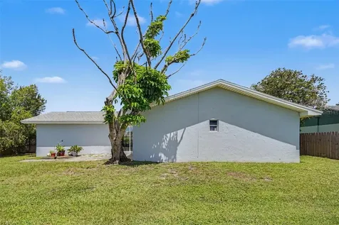 250 Cambridge Avenue NE Palm Bay FL 32907