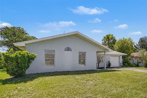 250 Cambridge Avenue NE Palm Bay FL 32907