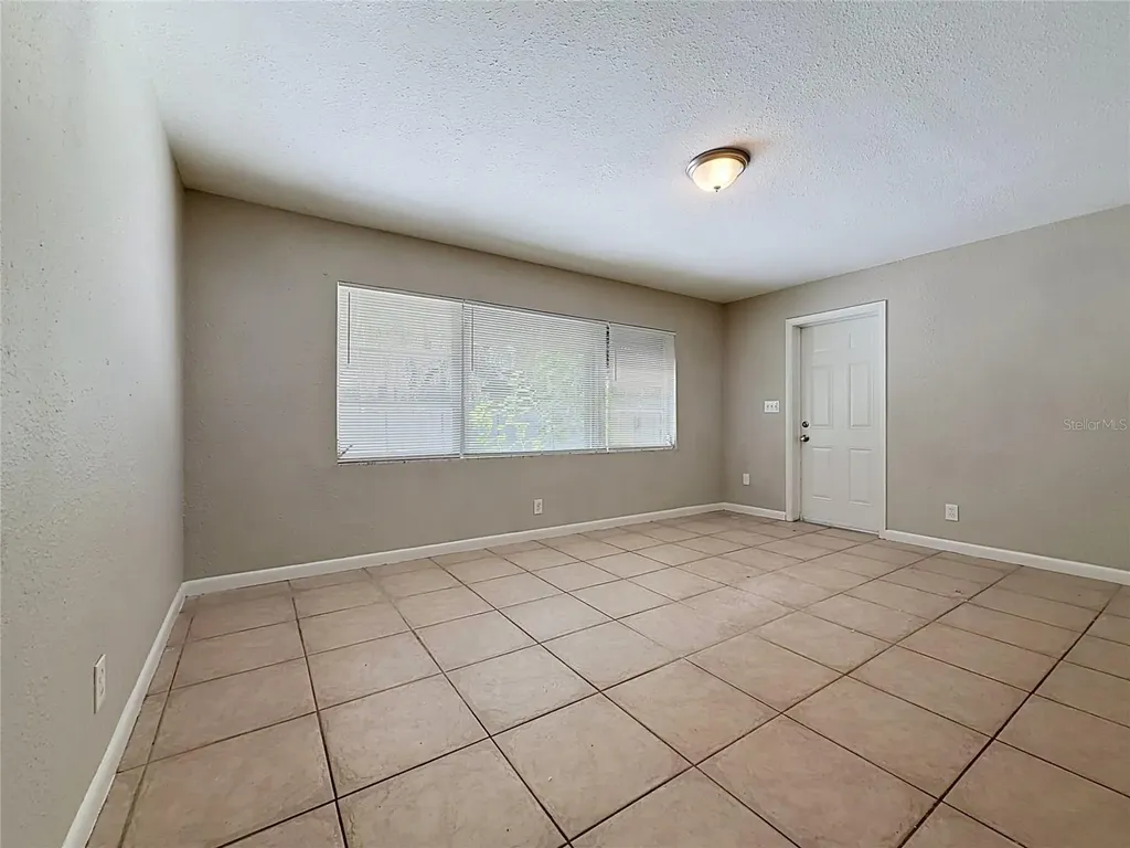 7123 Woodfield Drive Tampa FL 33617