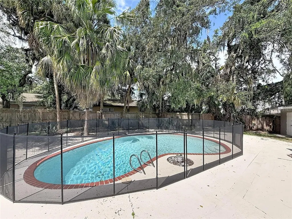 7123 Woodfield Drive Tampa FL 33617