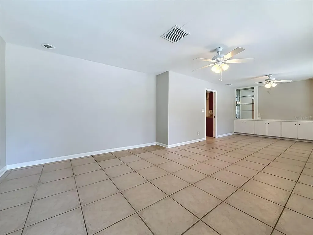 7123 Woodfield Drive Tampa FL 33617