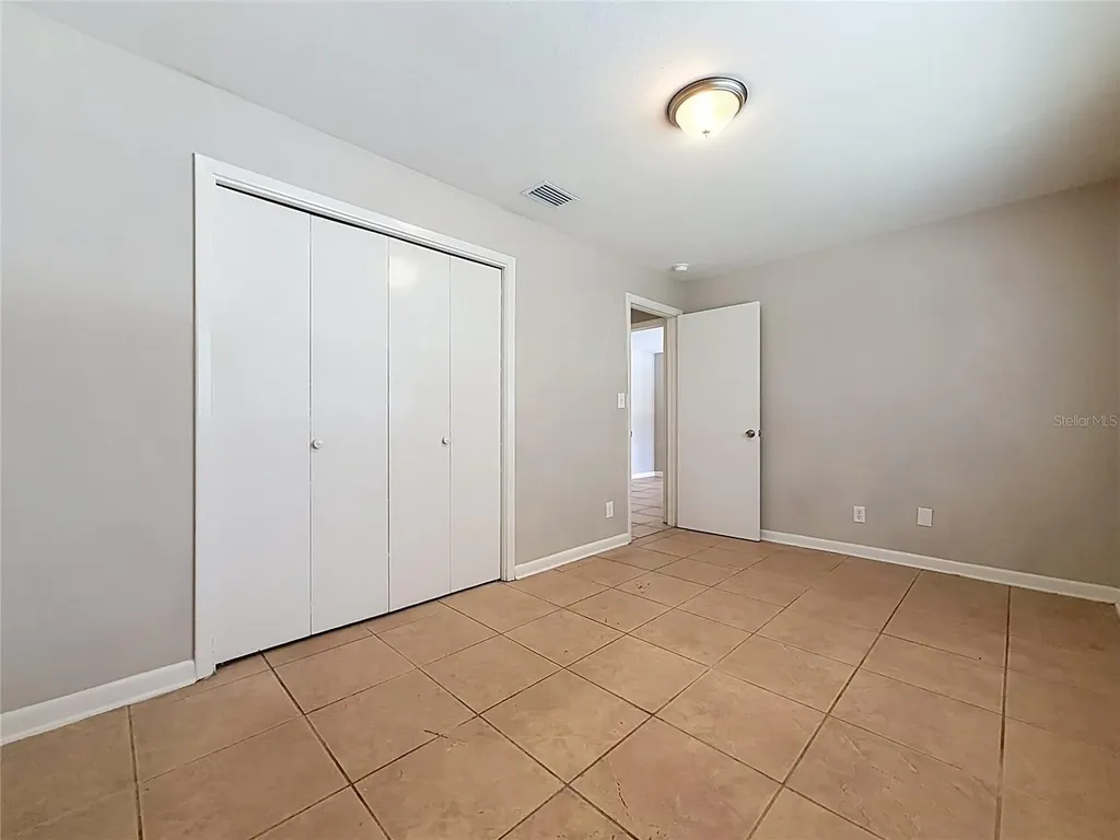 7123 Woodfield Drive Tampa FL 33617