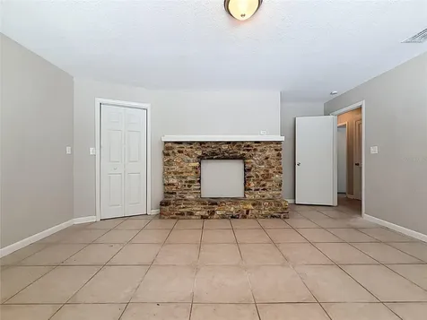 7123 Woodfield Drive Tampa FL 33617