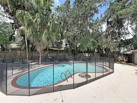 7123 Woodfield Drive Tampa FL 33617