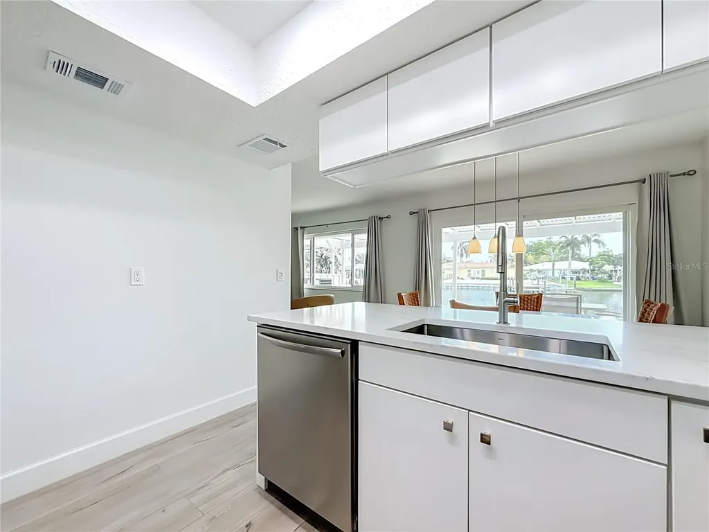 6537 Cape Hatteras Way NE St Petersburg FL 33702