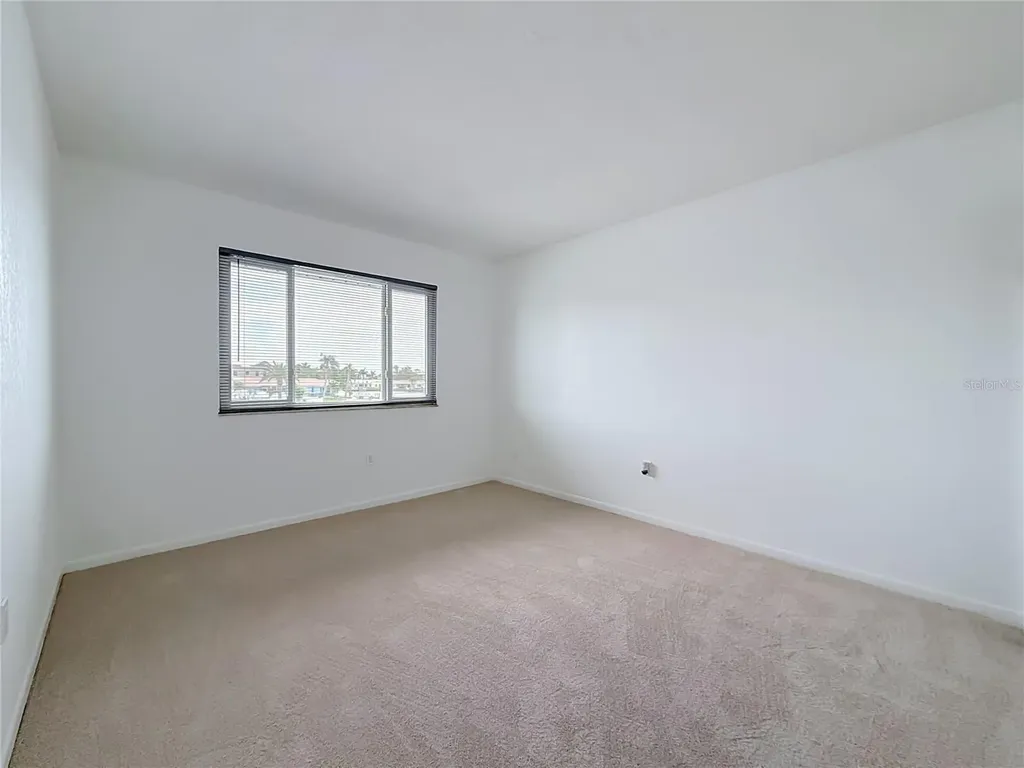 6537 Cape Hatteras Way NE St Petersburg FL 33702