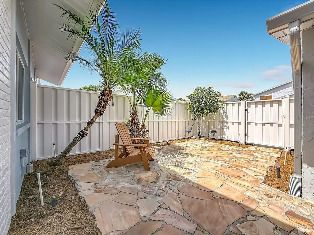 6537 Cape Hatteras Way NE St Petersburg FL 33702