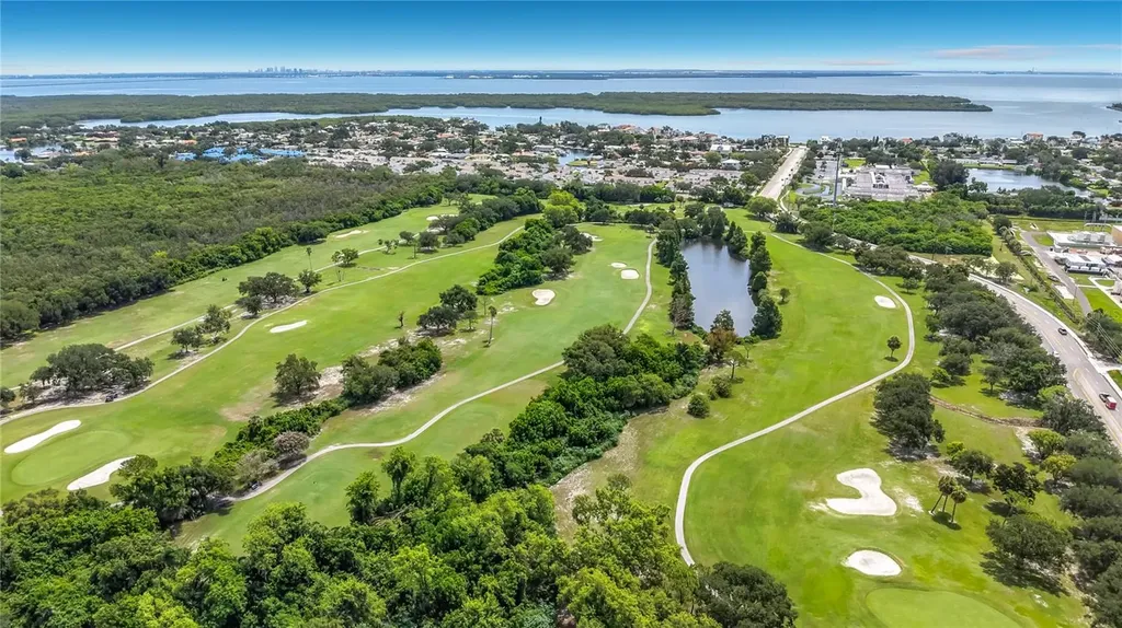 6537 Cape Hatteras Way NE St Petersburg FL 33702