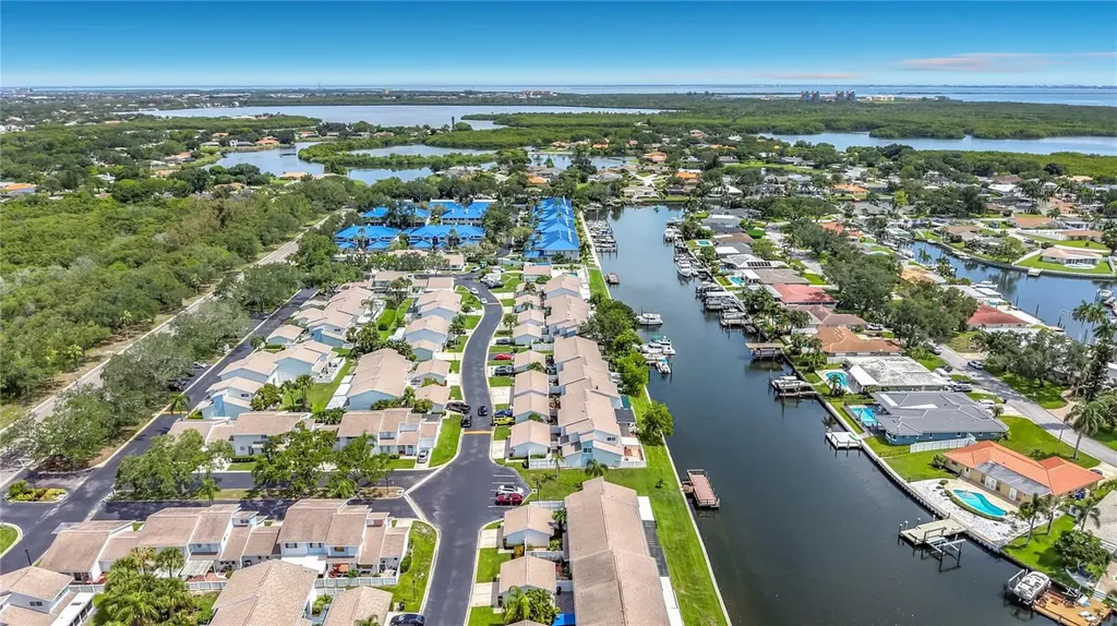 6537 Cape Hatteras Way NE St Petersburg FL 33702