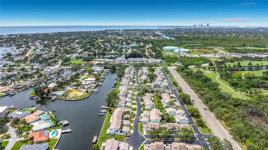 6537 Cape Hatteras Way NE St Petersburg FL 33702