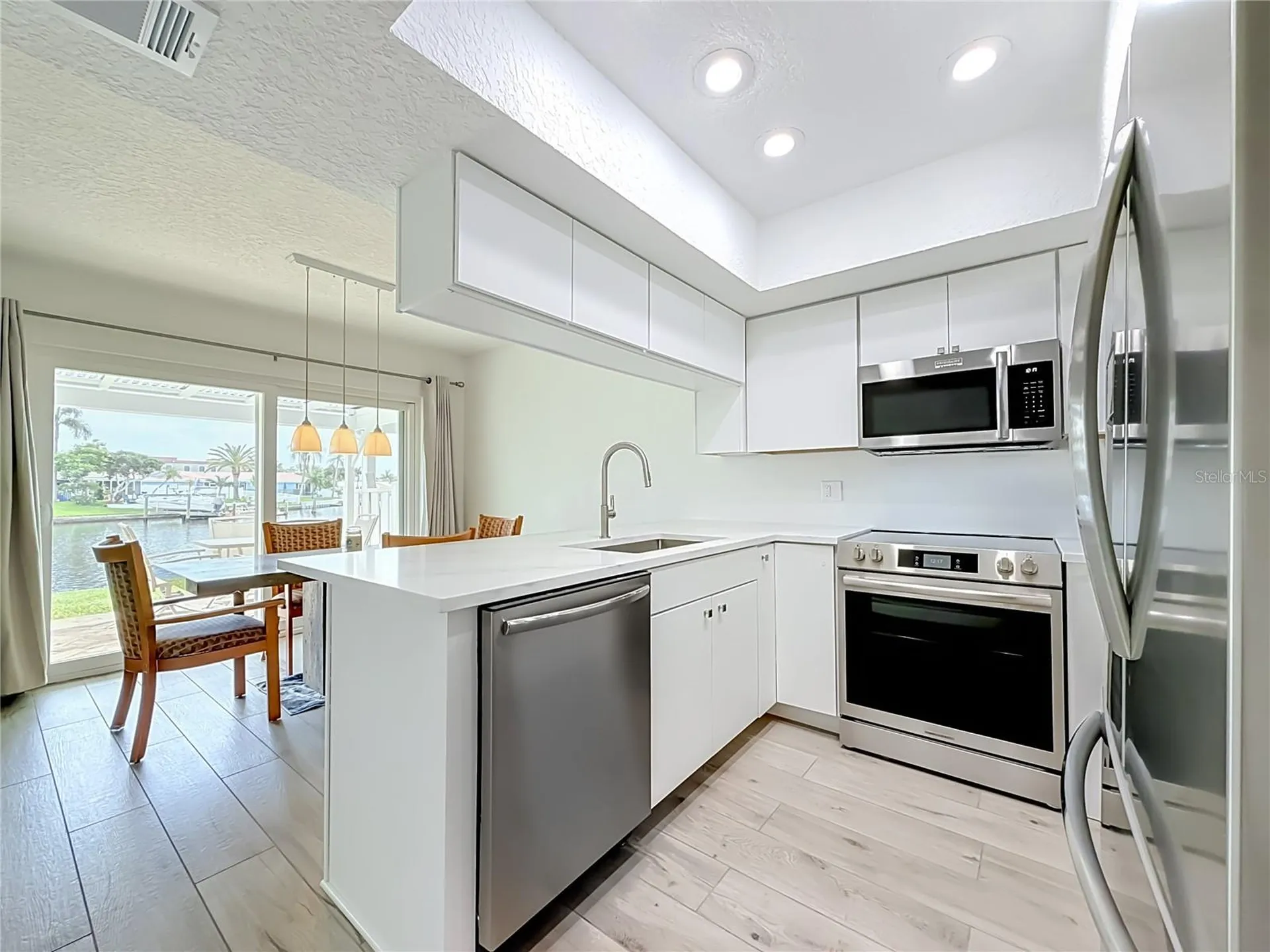 6537 Cape Hatteras Way NE St Petersburg FL 33702