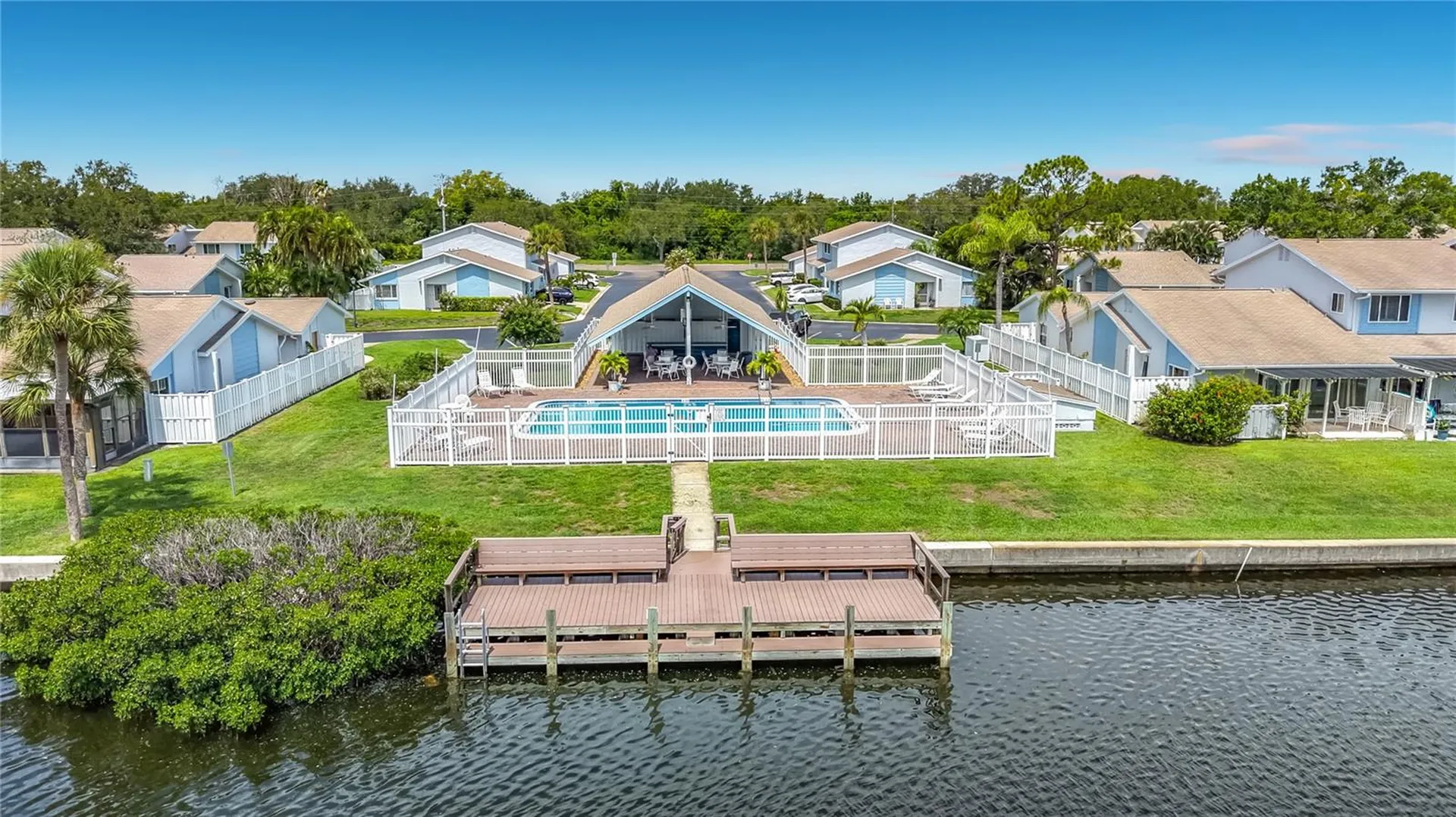 6537 Cape Hatteras Way NE St Petersburg FL 33702