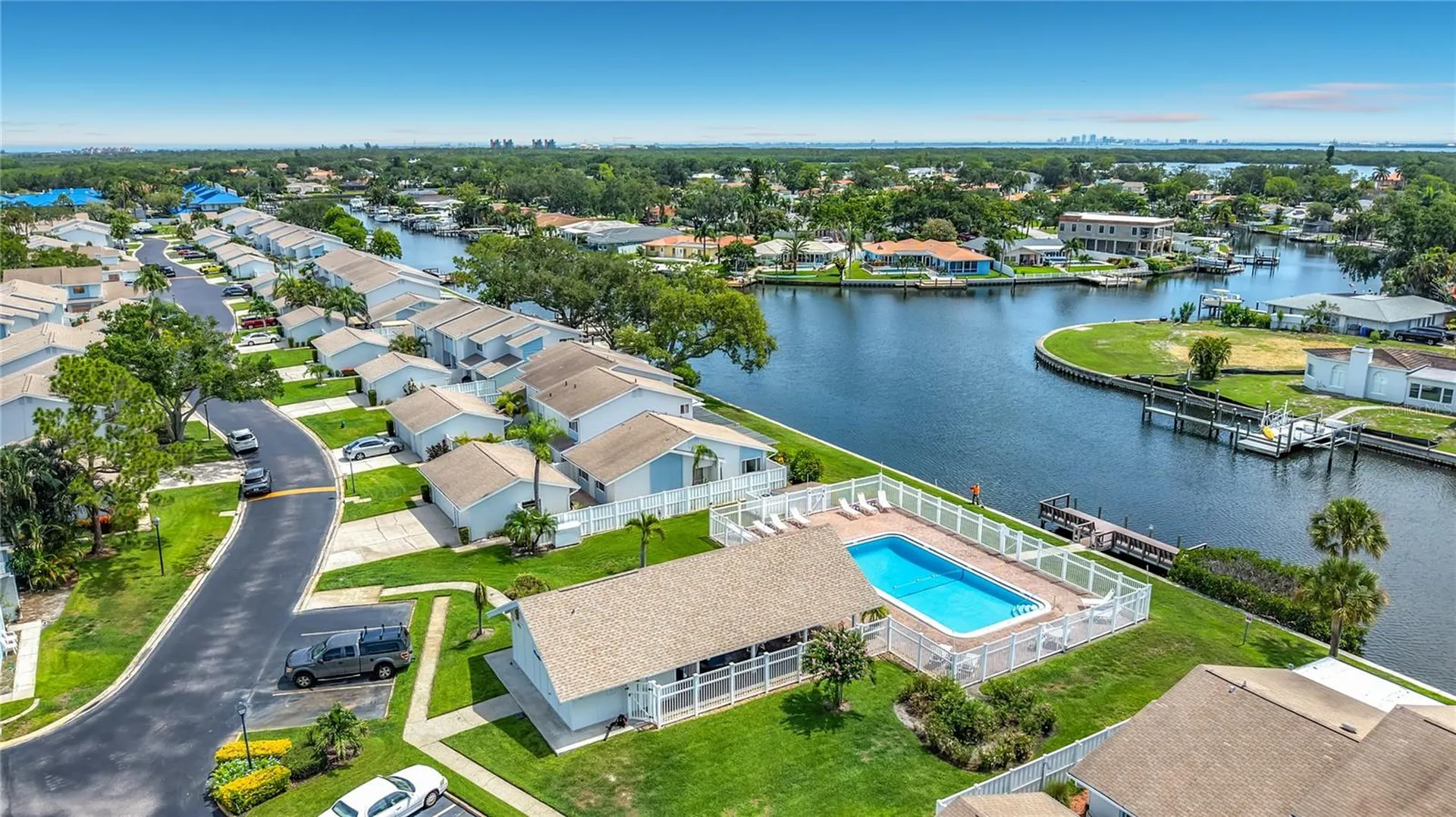 6537 Cape Hatteras Way NE St Petersburg FL 33702