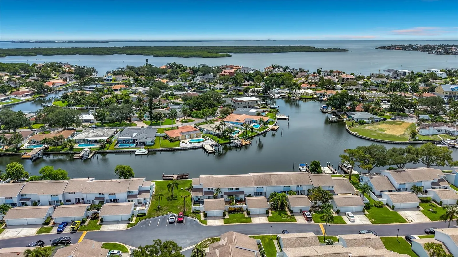 6537 Cape Hatteras Way NE St Petersburg FL 33702