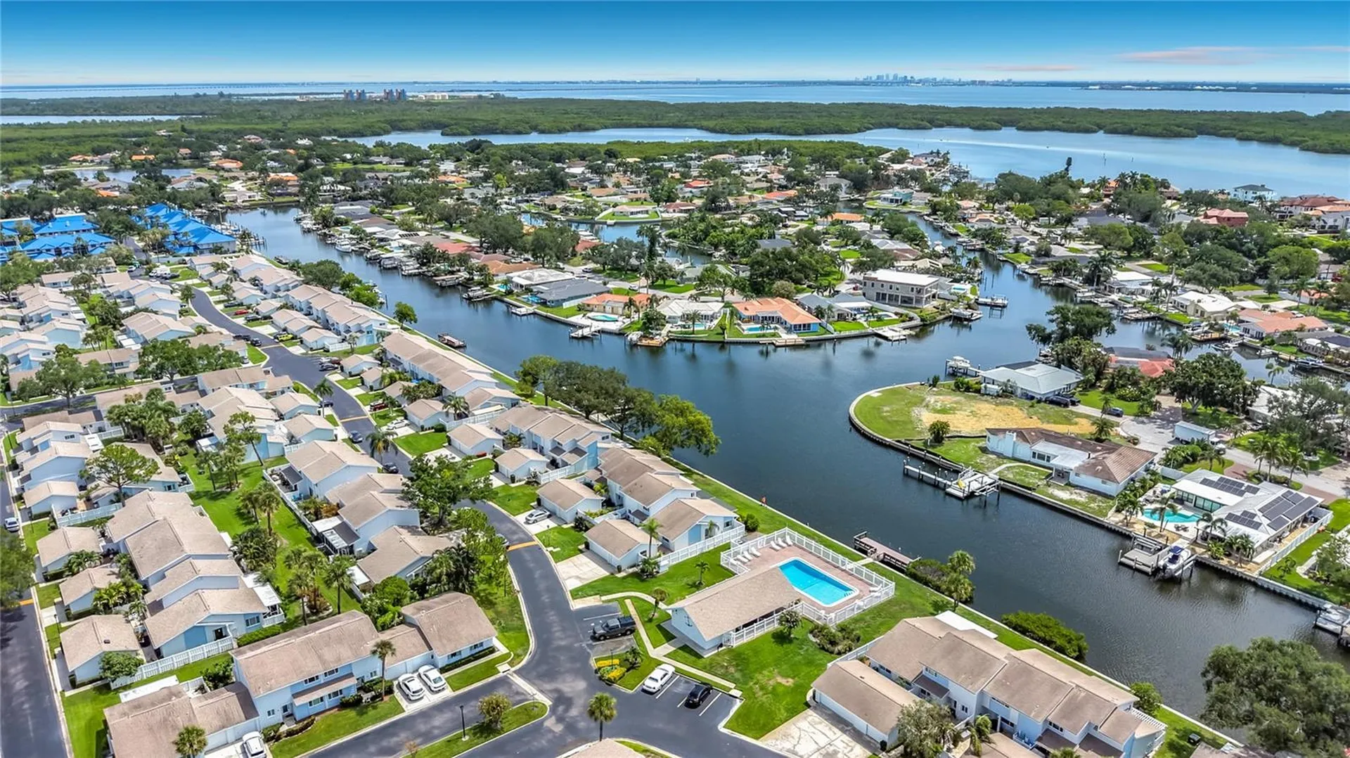 6537 Cape Hatteras Way NE St Petersburg FL 33702