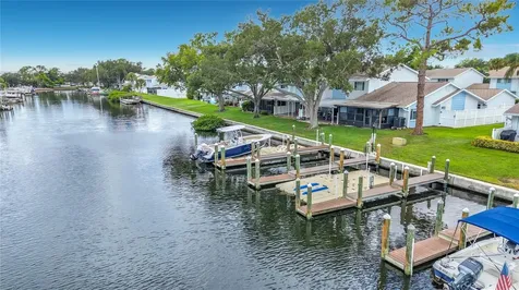 6537 Cape Hatteras Way NE St Petersburg FL 33702