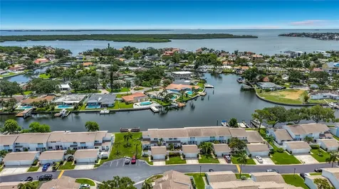 6537 Cape Hatteras Way NE St Petersburg FL 33702