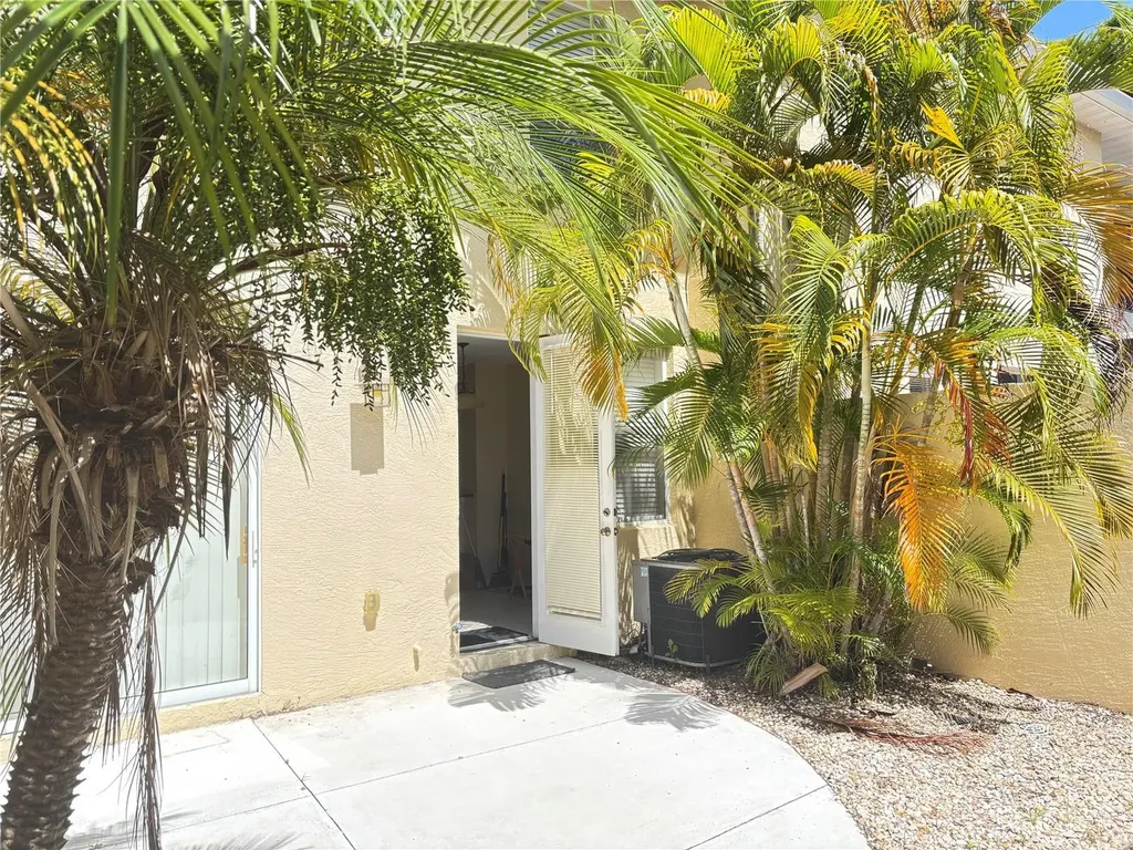 5641 Whitehead Street Bradenton FL 34203