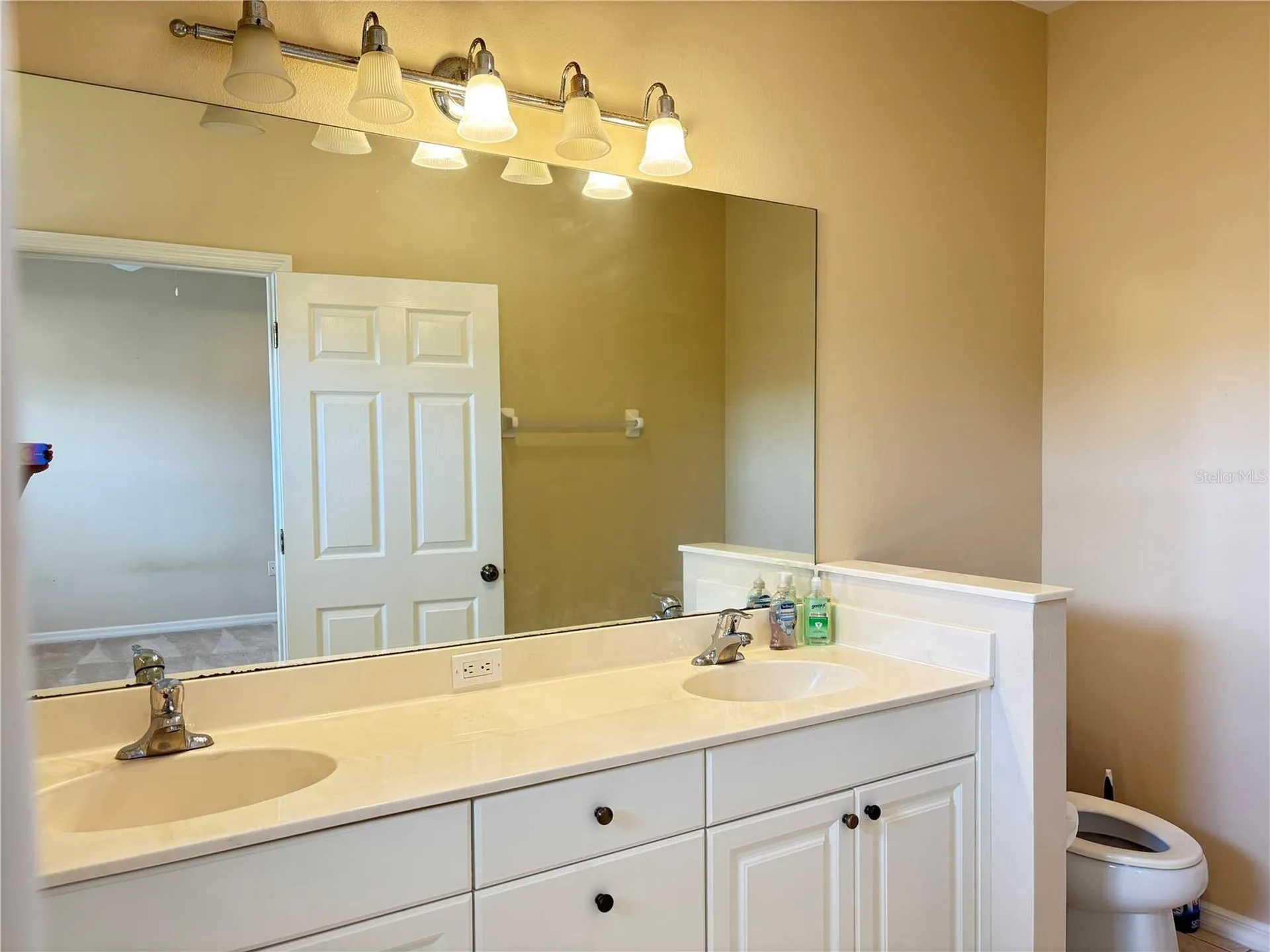 5641 Whitehead Street Bradenton FL 34203