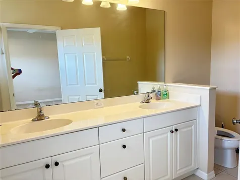 5641 Whitehead Street Bradenton FL 34203