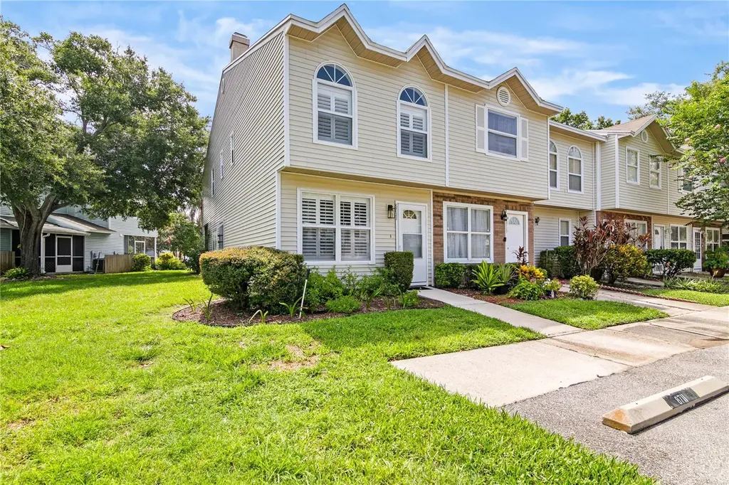 8711 Cobbler Place Tampa FL 33615