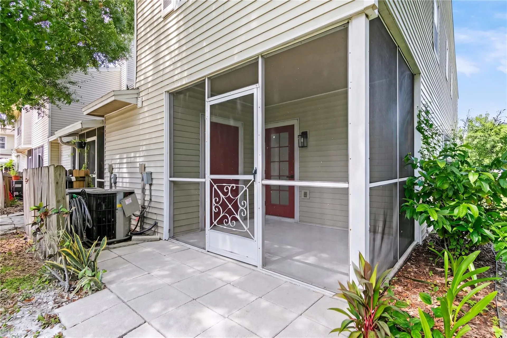 8711 Cobbler Place Tampa FL 33615
