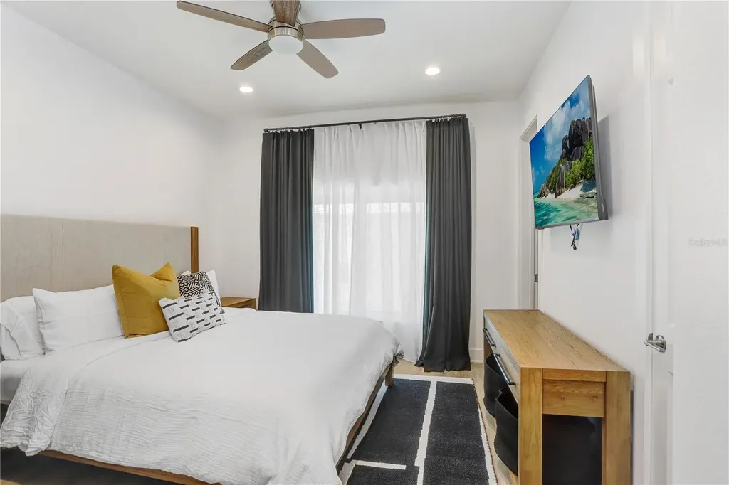15405 Gulf Boulevard St Petersburg FL 33708