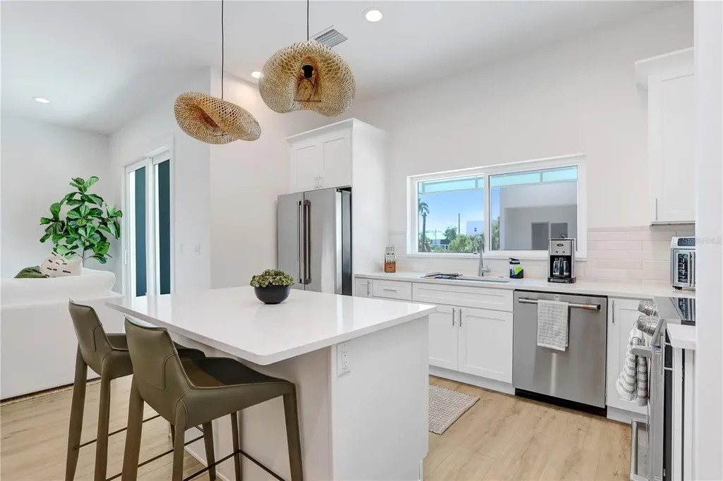 15405 Gulf Boulevard St Petersburg FL 33708