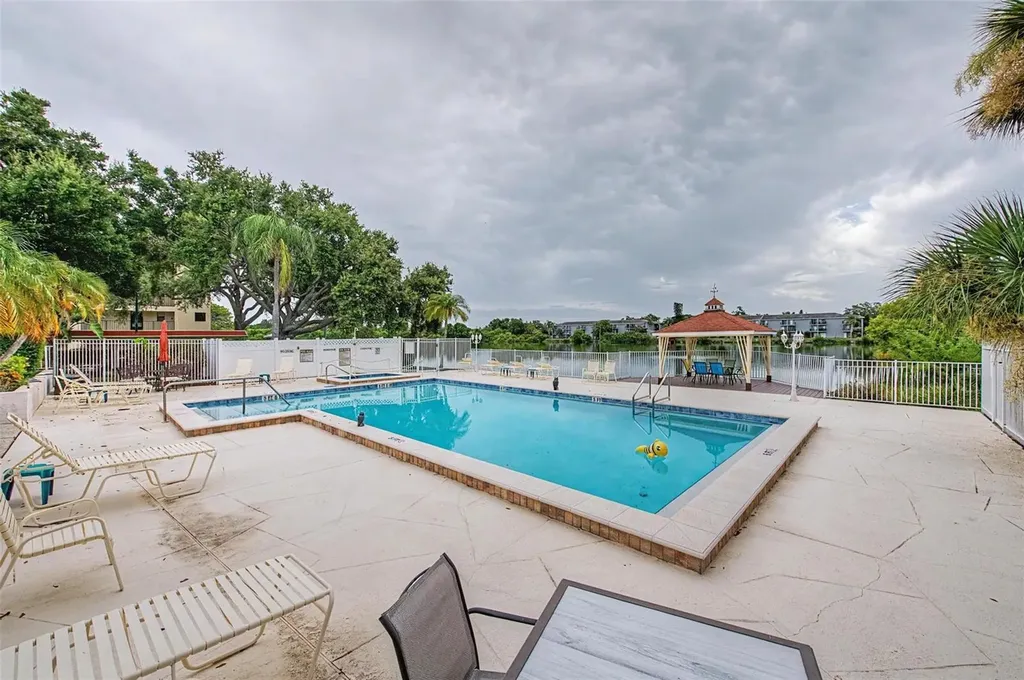 11485 Oakhurst Road Largo FL 33774