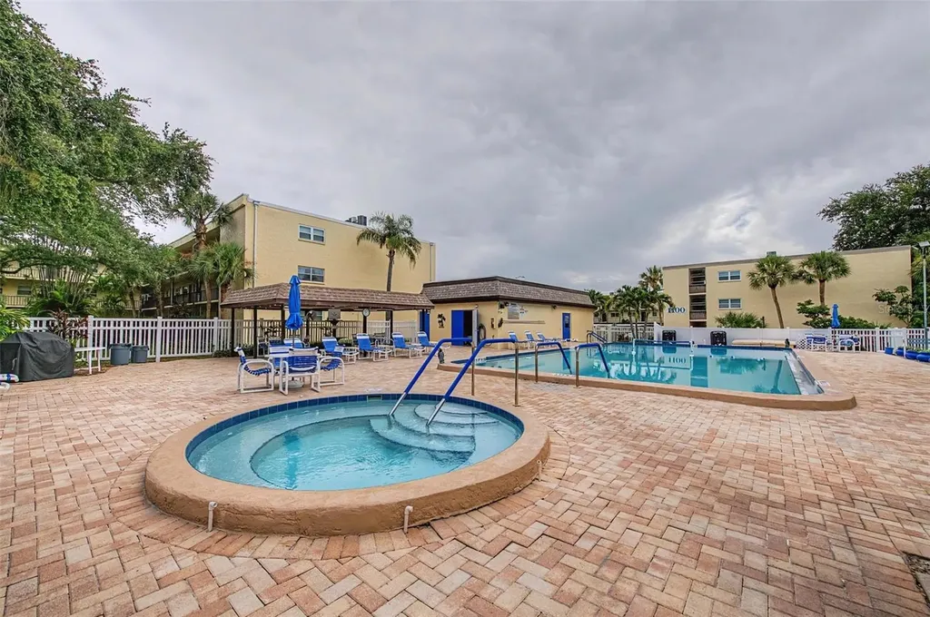 11485 Oakhurst Road Largo FL 33774