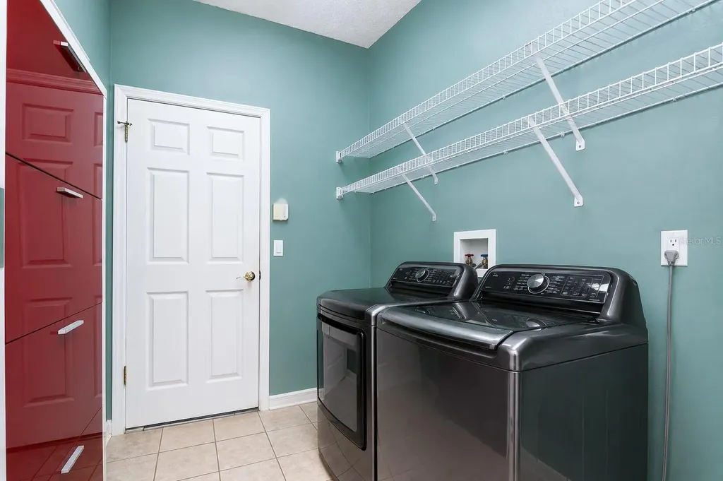 2202 Longmore Circle Valrico FL 33596
