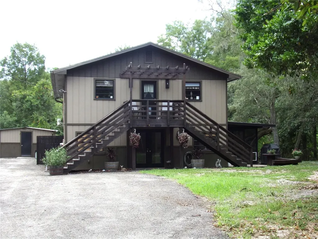 33068 Round Table Road Dade City FL 33523