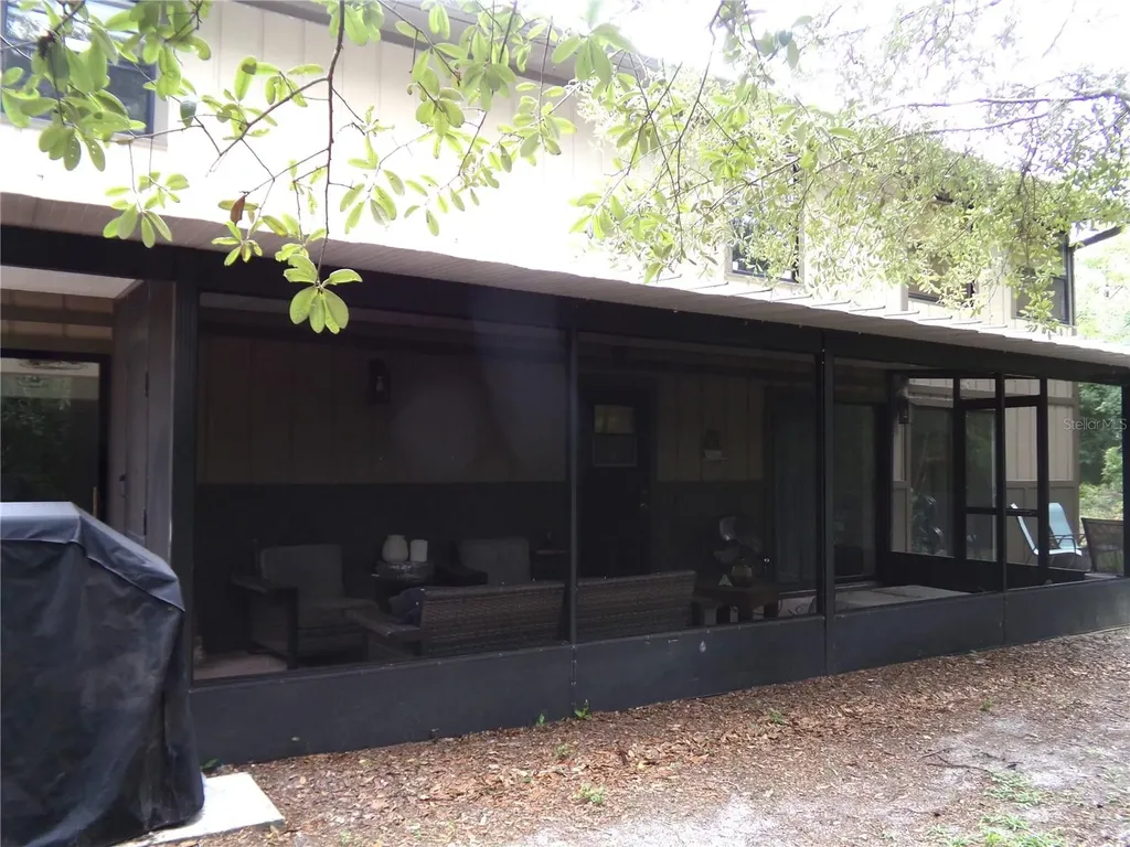 33068 Round Table Road Dade City FL 33523