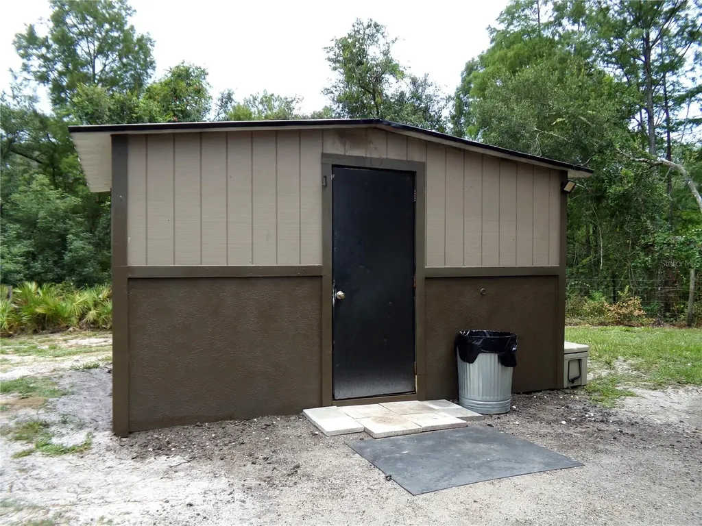 33068 Round Table Road Dade City FL 33523