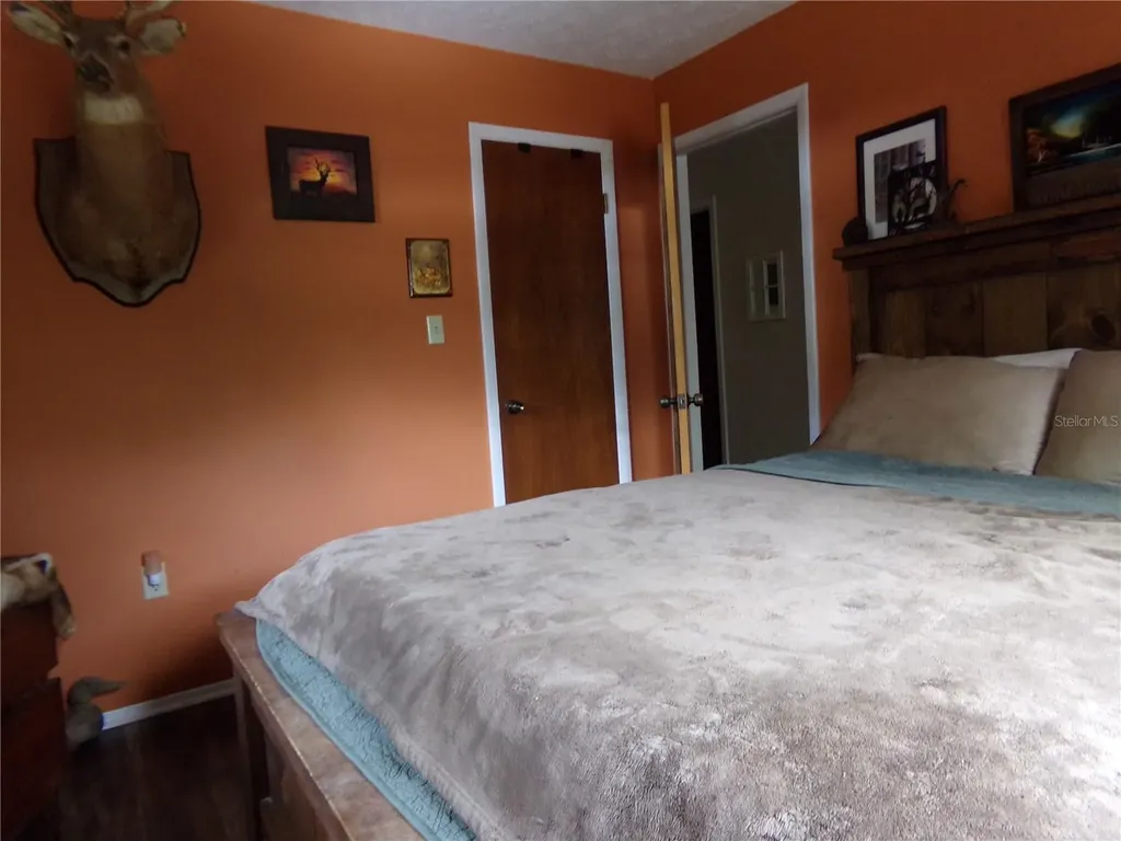 33068 Round Table Road Dade City FL 33523
