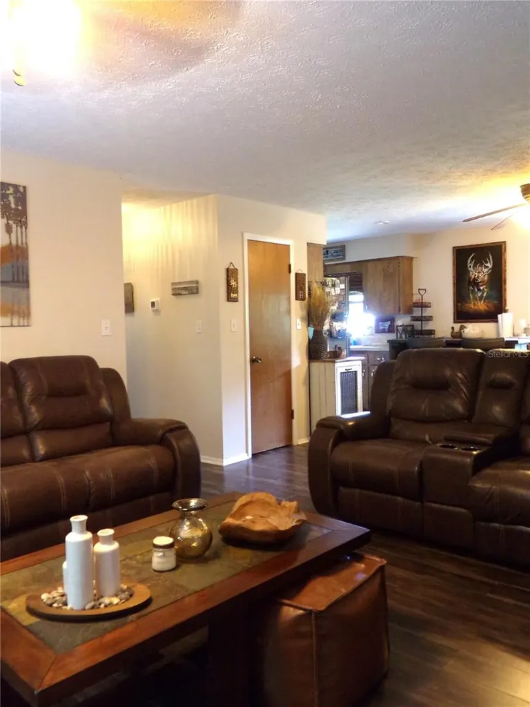 33068 Round Table Road Dade City FL 33523